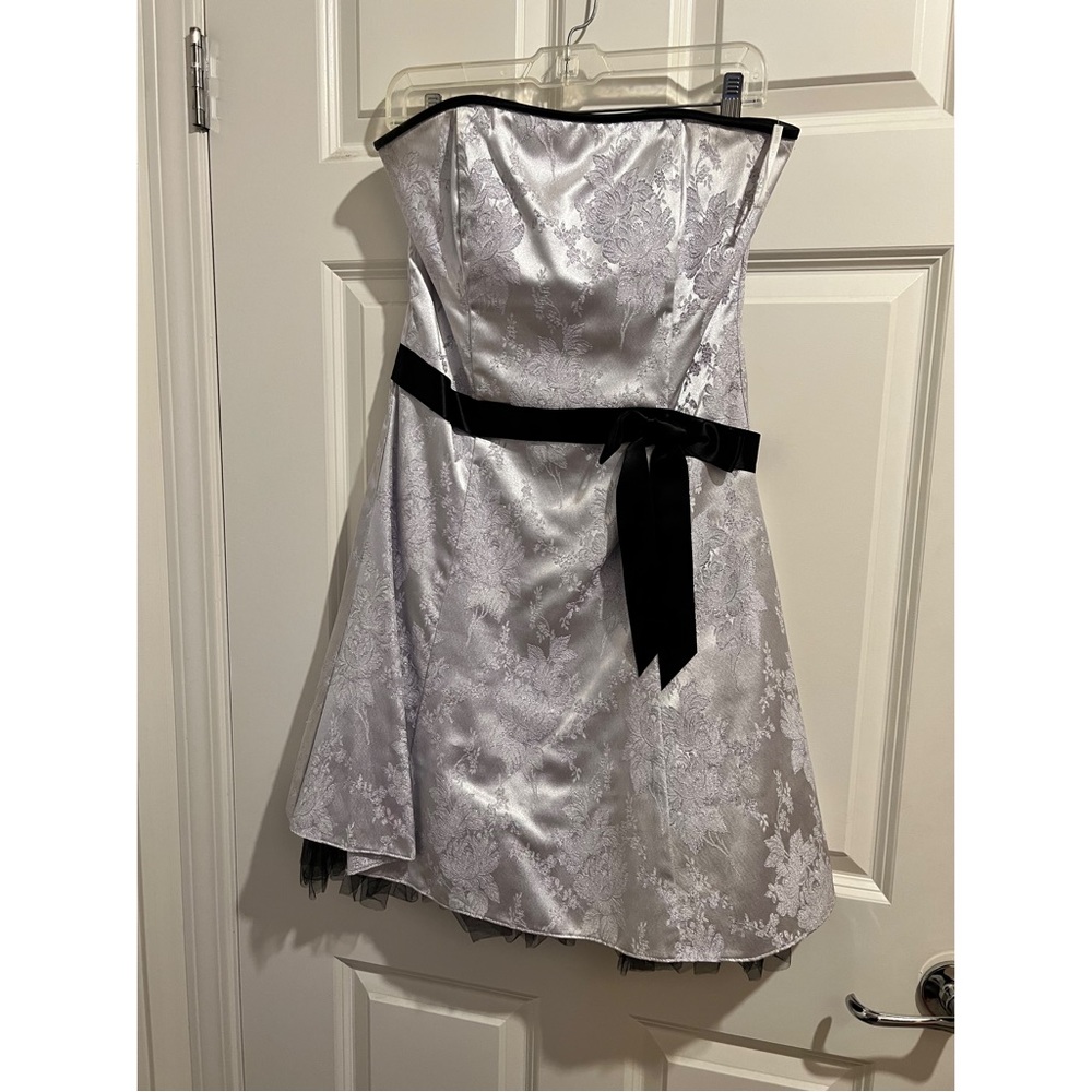 Cocktail, strapless, silver dress